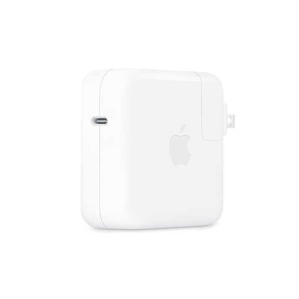 Apple Adapter USB-C 61W Power Adapter - mobile shop in Hamra, Beirut, Lebanon. New and used phones, iPhone, Samsung, Huawei, Xiaomi, Oppo, Realme, Honor, Google Pixel, tablets, laptops, computers, and accessories. متجر موبايلات في الحمرا، بيروت، لبنان. هواتف جديدة ومستعملة، آيفون، سامسونج، هواوي، شاومي، أوبو، ريلمي، هونر، جوجل بيكسل، أجهزة لوحية، لابتوبات، كمبيوترات، واكسسوارات.