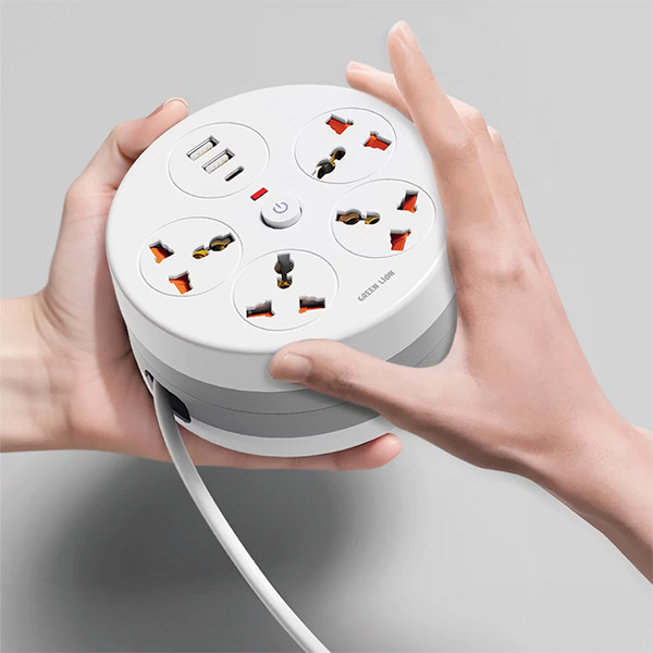Green Lion ORBIT POWER STRIP 7-IN-1 2.8M Retractable Power Cord 2500W - White - mobile shop in Hamra, Beirut, Lebanon. New and used phones, iPhone, Samsung, Huawei, Xiaomi, Oppo, Realme, Honor, Google Pixel, tablets, laptops, computers, and accessories. متجر موبايلات في الحمرا، بيروت، لبنان. هواتف جديدة ومستعملة، آيفون، سامسونج، هواوي، شاومي، أوبو، ريلمي، هونر، جوجل بيكسل، أجهزة لوحية، لابتوبات، كمبيوترات، واكسسوارات.