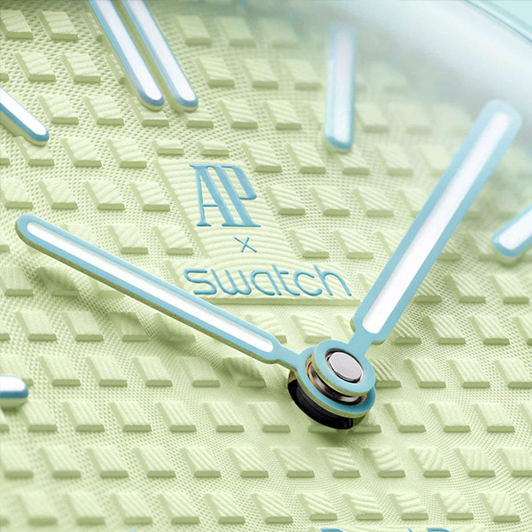 Audemars Piguet x Swatch | Royal Pop Collection-Blaue Acht - mobile shop in Hamra, Beirut, Lebanon. New and used phones, iPhone, Samsung, Huawei, Xiaomi, Oppo, Realme, Honor, Google Pixel, tablets, laptops, computers, and accessories. متجر موبايلات في الحمرا، بيروت، لبنان. هواتف جديدة ومستعملة، آيفون، سامسونج، هواوي، شاومي، أوبو، ريلمي، هونر، جوجل بيكسل، أجهزة لوحية، لابتوبات، كمبيوترات، واكسسوارات.