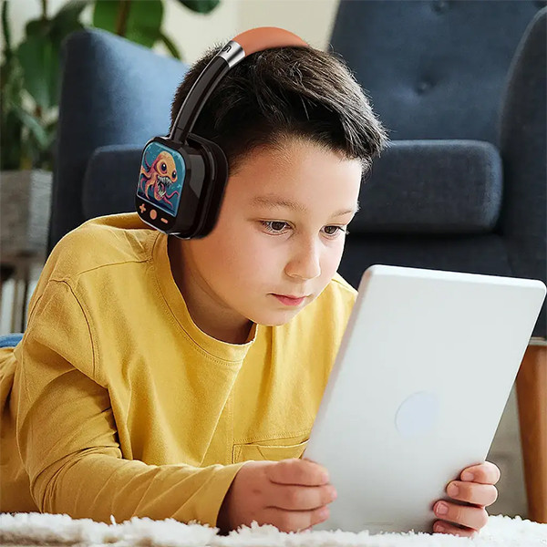 Porodo Soundtec Yotowave Kids Headphone - Orange+Black - mobile shop in Hamra, Beirut, Lebanon. New and used phones, iPhone, Samsung, Huawei, Xiaomi, Oppo, Realme, Honor, Google Pixel, tablets, laptops, computers, and accessories. متجر موبايلات في الحمرا، بيروت، لبنان. هواتف جديدة ومستعملة، آيفون، سامسونج، هواوي، شاومي، أوبو، ريلمي، هونر، جوجل بيكسل، أجهزة لوحية، لابتوبات، كمبيوترات، واكسسوارات.