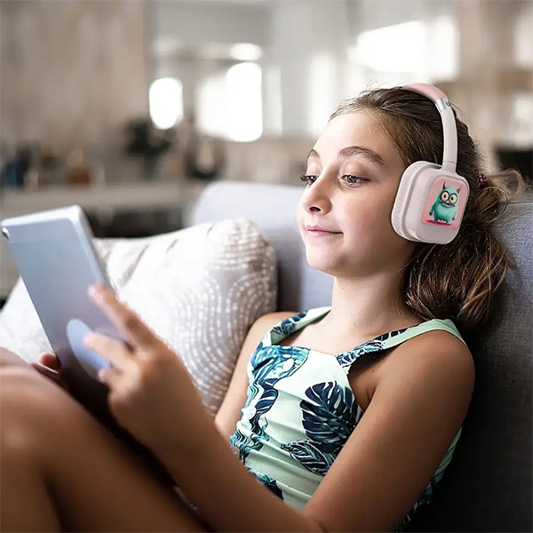 Porodo Soundtec Yotowave Kids Headphone - Pink - mobile shop in Hamra, Beirut, Lebanon. New and used phones, iPhone, Samsung, Huawei, Xiaomi, Oppo, Realme, Honor, Google Pixel, tablets, laptops, computers, and accessories. متجر موبايلات في الحمرا، بيروت، لبنان. هواتف جديدة ومستعملة، آيفون، سامسونج، هواوي، شاومي، أوبو، ريلمي، هونر، جوجل بيكسل، أجهزة لوحية، لابتوبات، كمبيوترات، واكسسوارات.