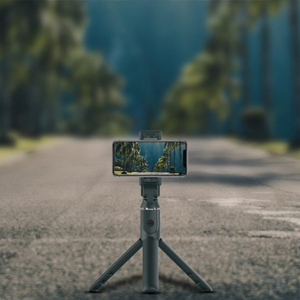 Porodo Bluetooth Selfie Stick With Tripod - Black - mobile shop in Hamra, Beirut, Lebanon. New and used phones, iPhone, Samsung, Huawei, Xiaomi, Oppo, Realme, Honor, Google Pixel, tablets, laptops, computers, and accessories. متجر موبايلات في الحمرا، بيروت، لبنان. هواتف جديدة ومستعملة، آيفون، سامسونج، هواوي، شاومي، أوبو، ريلمي، هونر، جوجل بيكسل، أجهزة لوحية، لابتوبات، كمبيوترات، واكسسوارات.