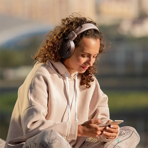 Porodo Soundtec Onyx Sonic Smart Headphone BT With Micro Memory - Brown - mobile shop in Hamra, Beirut, Lebanon. New and used phones, iPhone, Samsung, Huawei, Xiaomi, Oppo, Realme, Honor, Google Pixel, tablets, laptops, computers, and accessories. متجر موبايلات في الحمرا، بيروت، لبنان. هواتف جديدة ومستعملة، آيفون، سامسونج، هواوي، شاومي، أوبو، ريلمي، هونر، جوجل بيكسل، أجهزة لوحية، لابتوبات، كمبيوترات، واكسسوارات.