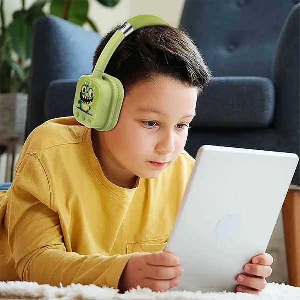 Porodo Soundtec Yotowave Kids Headphone - Green - mobile shop in Hamra, Beirut, Lebanon. New and used phones, iPhone, Samsung, Huawei, Xiaomi, Oppo, Realme, Honor, Google Pixel, tablets, laptops, computers, and accessories. متجر موبايلات في الحمرا، بيروت، لبنان. هواتف جديدة ومستعملة، آيفون، سامسونج، هواوي، شاومي، أوبو، ريلمي، هونر، جوجل بيكسل، أجهزة لوحية، لابتوبات، كمبيوترات، واكسسوارات.