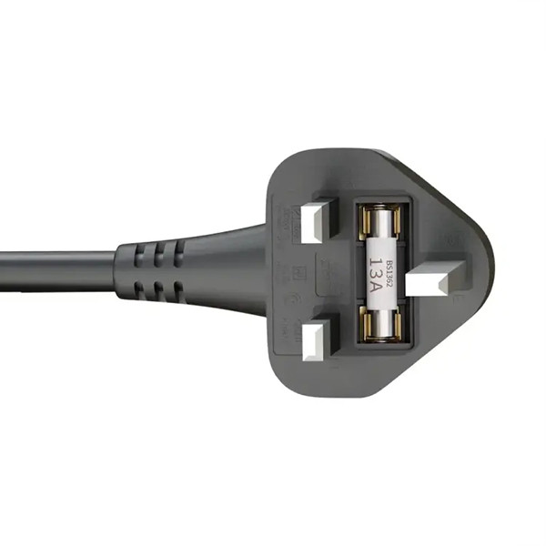 Green Lion POWER GUARD Universal Extension Socket UK Plug 3250W 5M - Black - mobile shop in Hamra, Beirut, Lebanon. New and used phones, iPhone, Samsung, Huawei, Xiaomi, Oppo, Realme, Honor, Google Pixel, tablets, laptops, computers, and accessories. متجر موبايلات في الحمرا، بيروت، لبنان. هواتف جديدة ومستعملة، آيفون، سامسونج، هواوي، شاومي، أوبو، ريلمي، هونر، جوجل بيكسل، أجهزة لوحية، لابتوبات، كمبيوترات، واكسسوارات.
